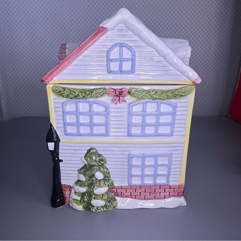 Christmas Village Earthenware Christmas Cookie Jar In Original Box VTG - Picture 2 of 15